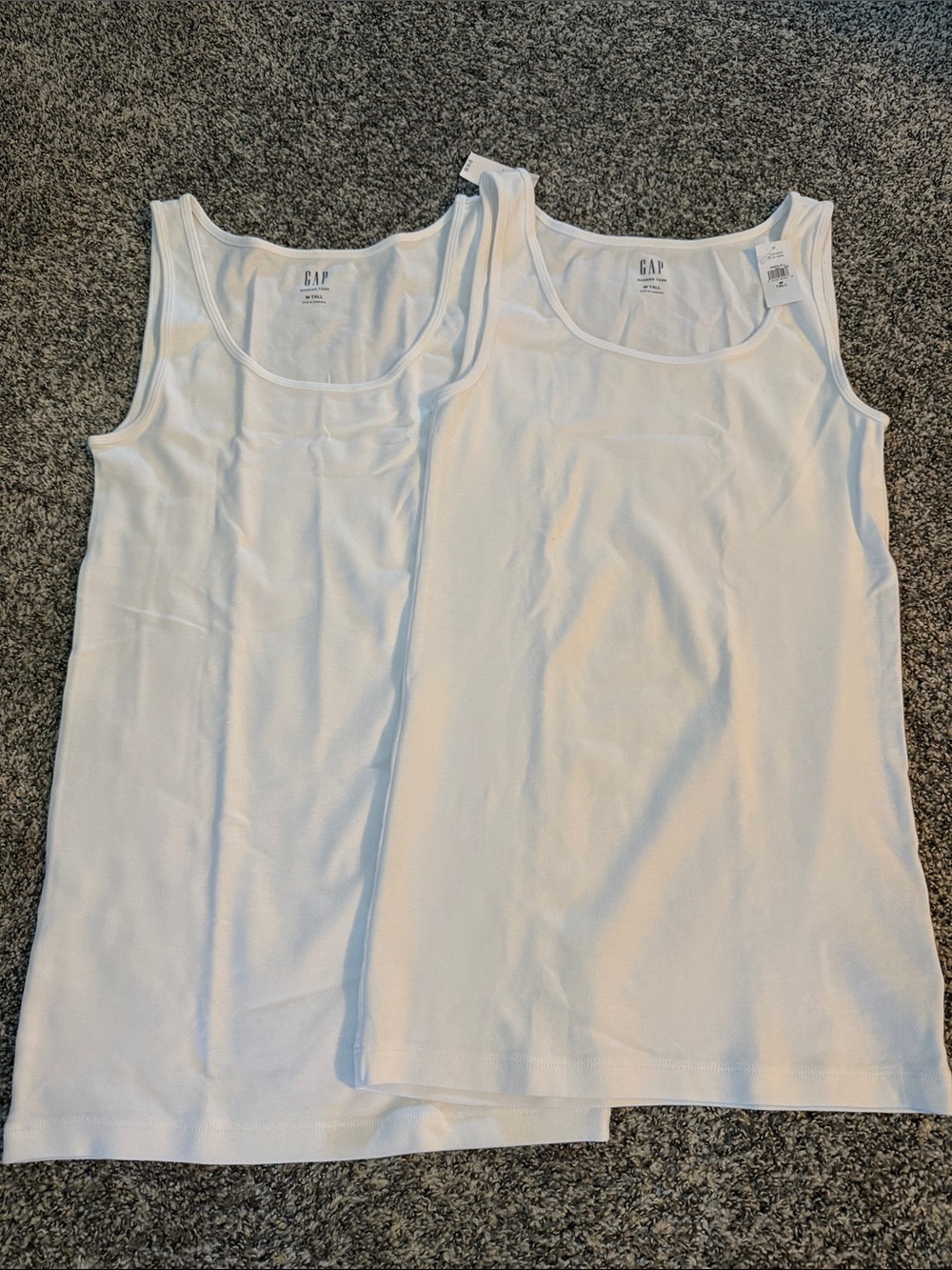 GAP White Women's Scoop Neck Tank Tops - Set of 2 Medium Tall